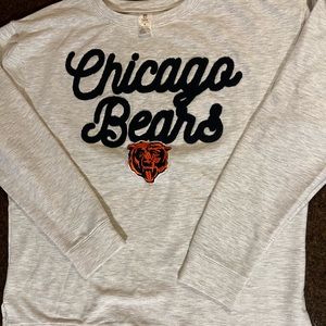 Chicago bears sweatshirt shirt.